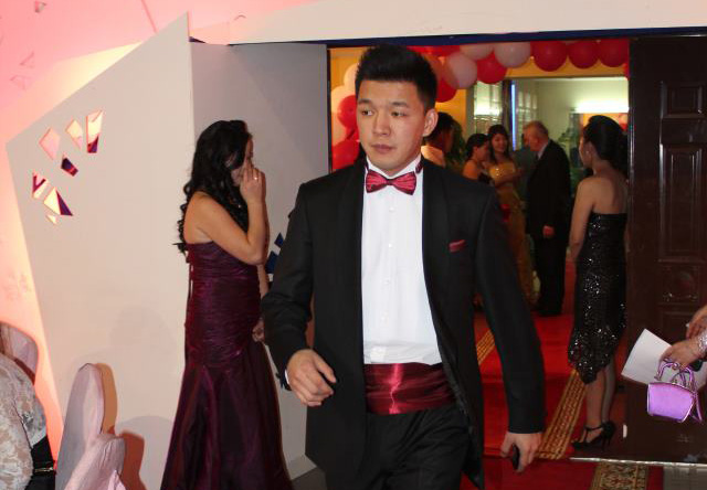 Ирээдүйн Цоодол гэгдэж буй нэвтүүлэгч Б.Тамир нижгэр хурим хийжээ